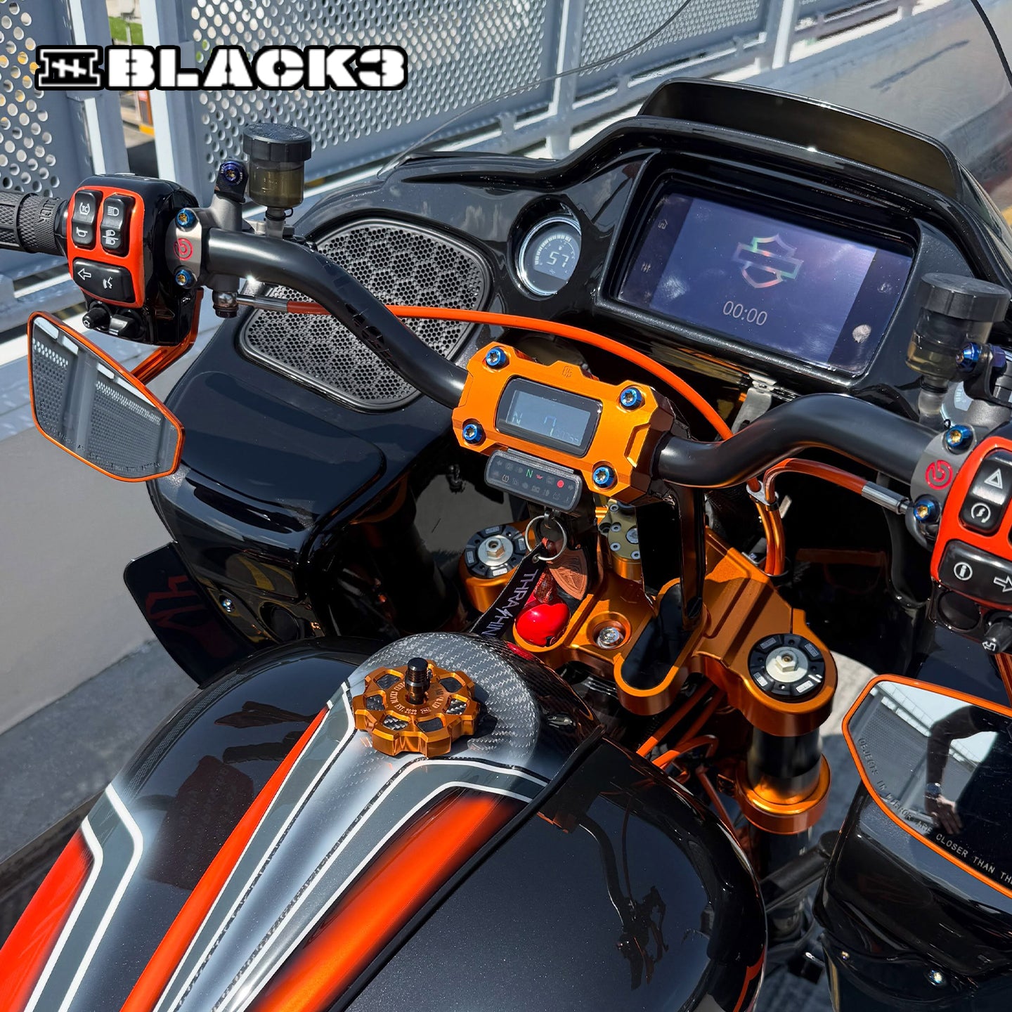 Black3 Aluminum Alloy 7-Spoke Gas Cap CNC Fuel Cap Base for H-D Touring Softail XL Sportster Dyna Motorcycle 121CVOST