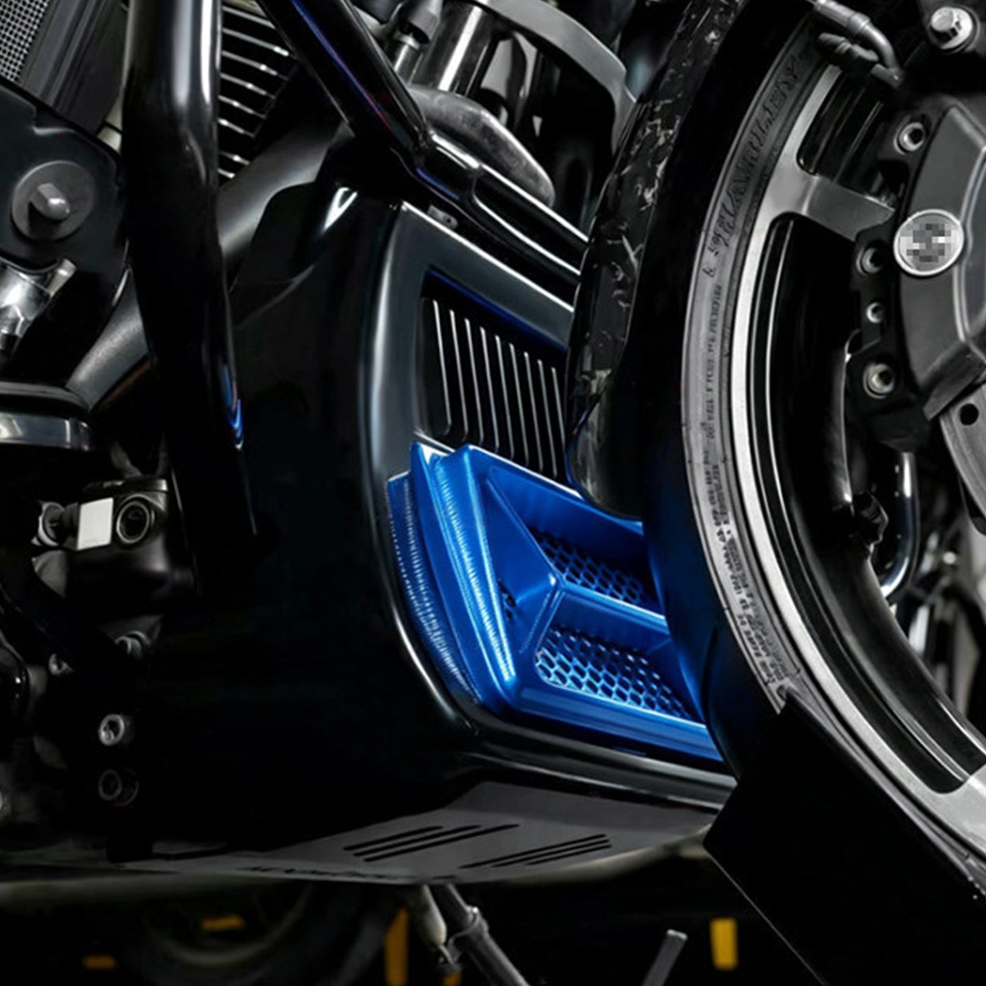Colors Oil Cooler Guard for H-D 23.5-later Touring Motorcycle Radiator Guard Cover Fit 121CVOST 117 Road Glide Street Glide