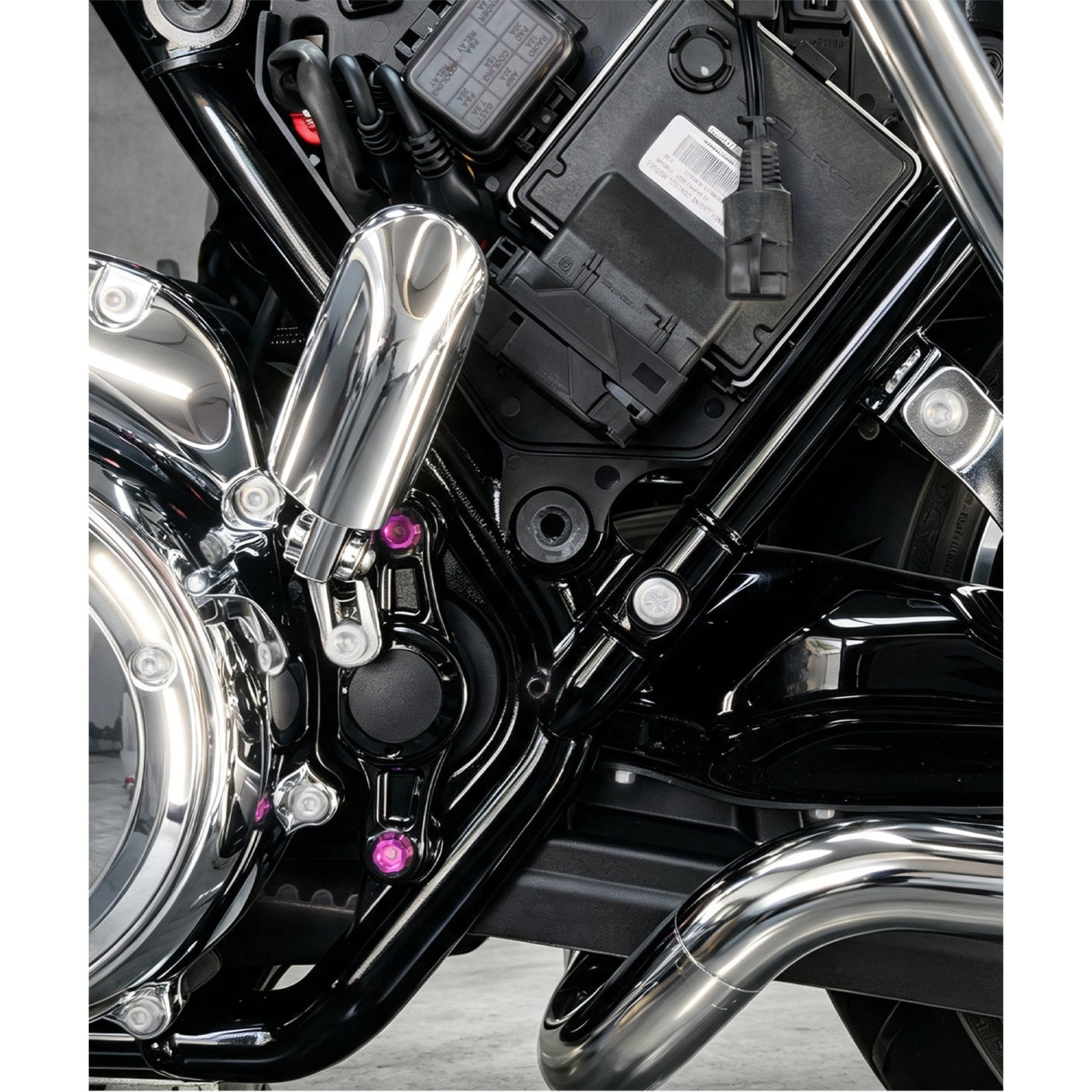 Chiefdom Rear Swingarm Titanium Alloy Bolts for H-D Touring Trike Motorcycle