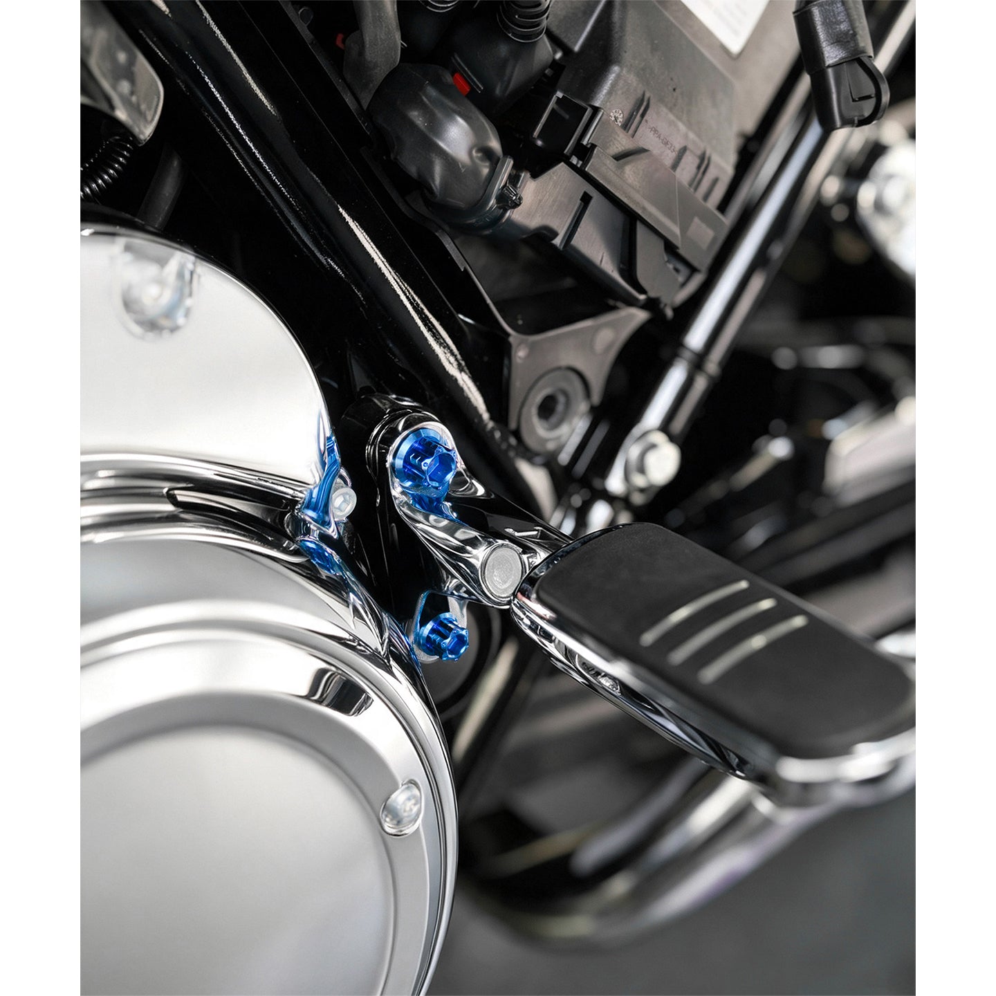 Chiefdom Heel/Toe Shifter and Passenger Foot Pegs Titanium Alloy Bolts for H-D Touring Softail Trike Motorcycle