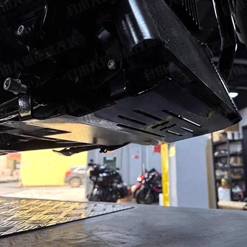 2023 Road Glide CVO Engine Skid Plate Belly Pan 2024 Street Glide Aluminum Engine Bash Plate Chassis Protection Cover Plastic PC
